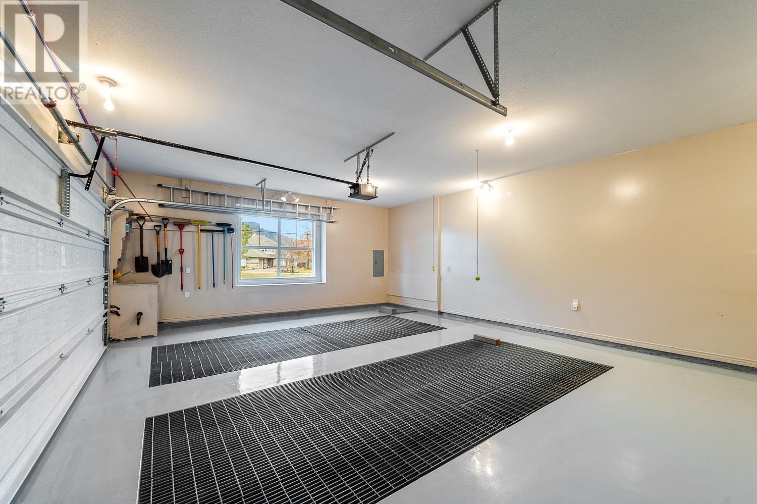 3800 Gallaghers Pinnacle Way Unit# 8. Kelowna, British Columbia