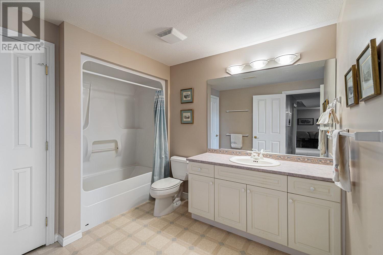 3800 Gallaghers Pinnacle Way Unit# 8. Kelowna, British Columbia