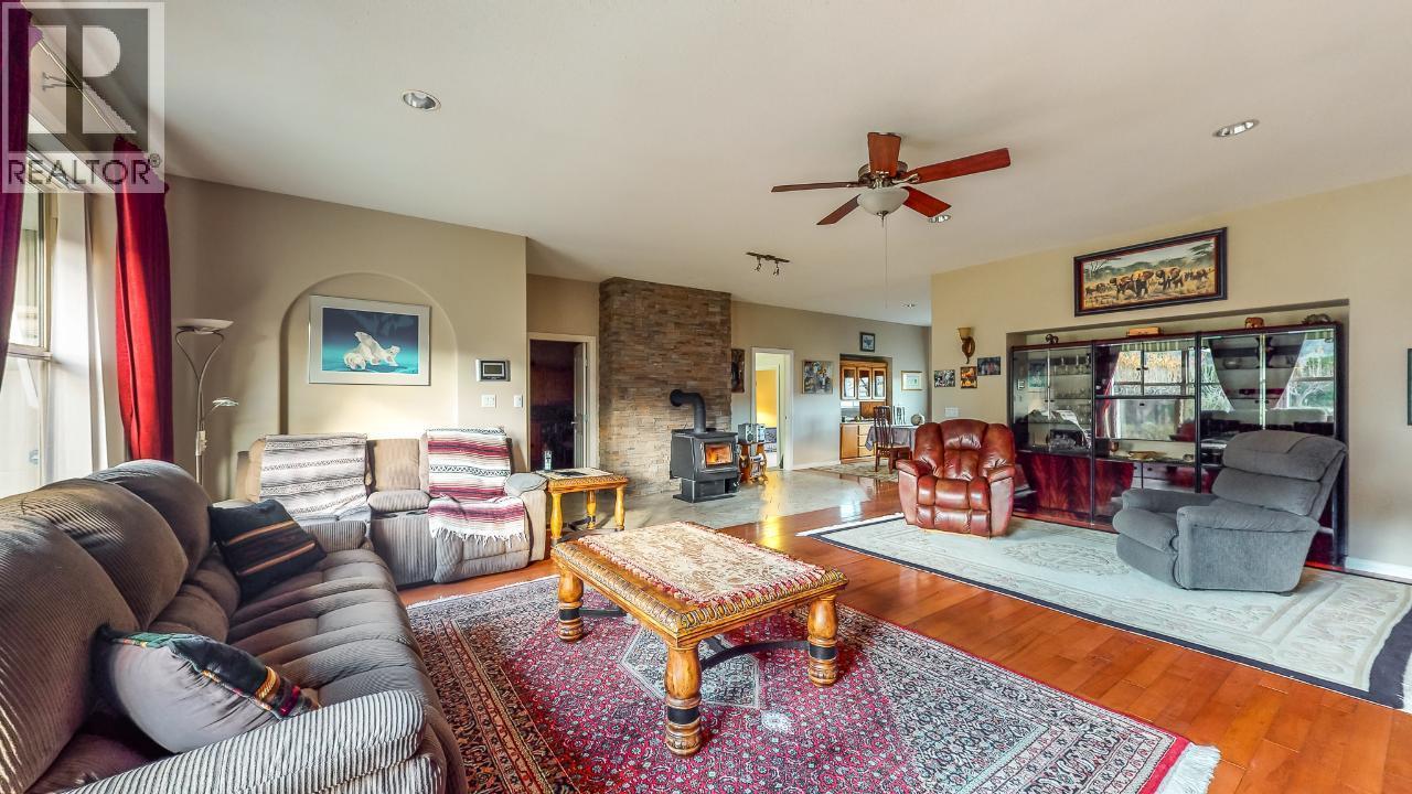 7231 Island Road. Oliver, British Columbia