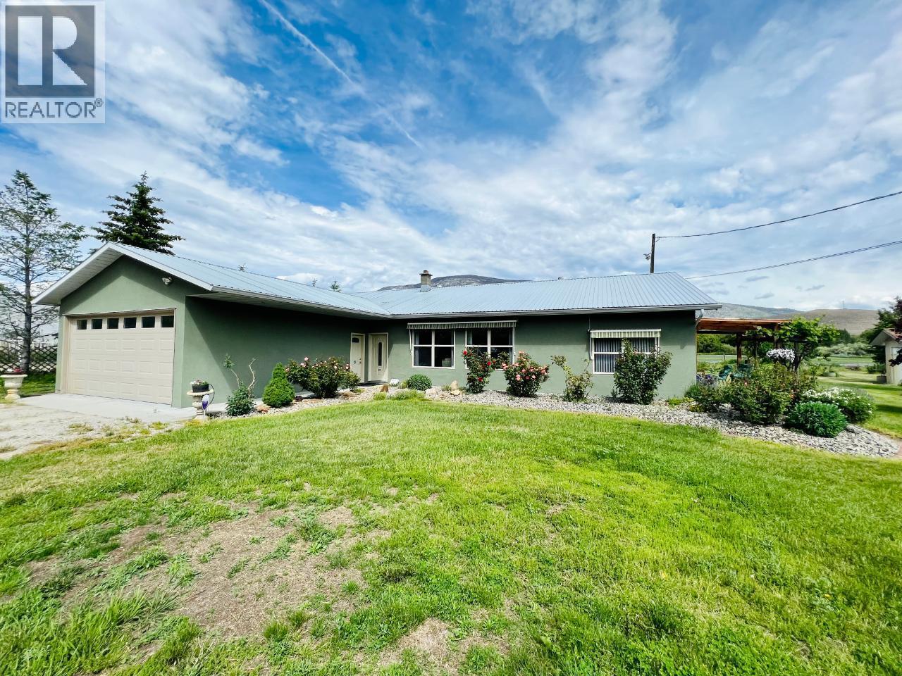 7231 Island Road. Oliver, British Columbia