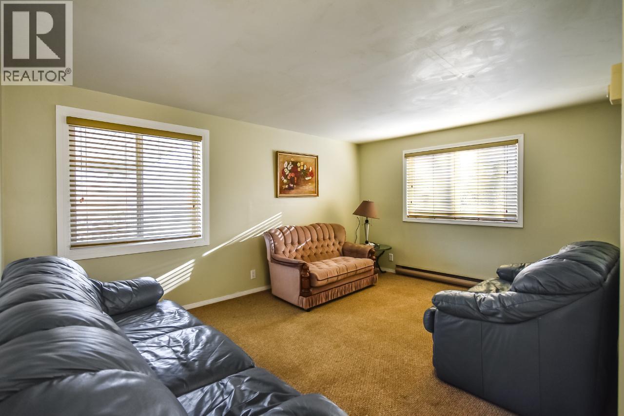 7231 Island Road. Oliver, British Columbia