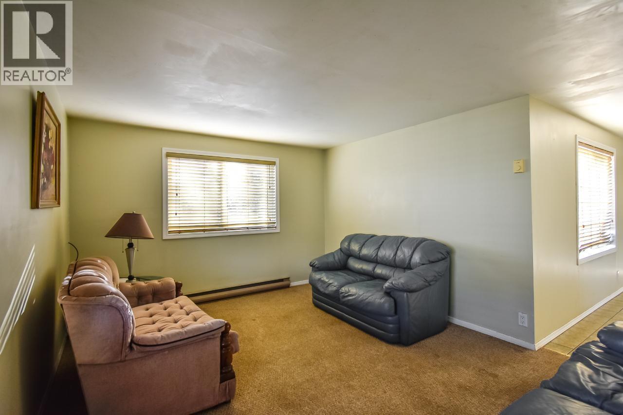 7231 Island Road. Oliver, British Columbia