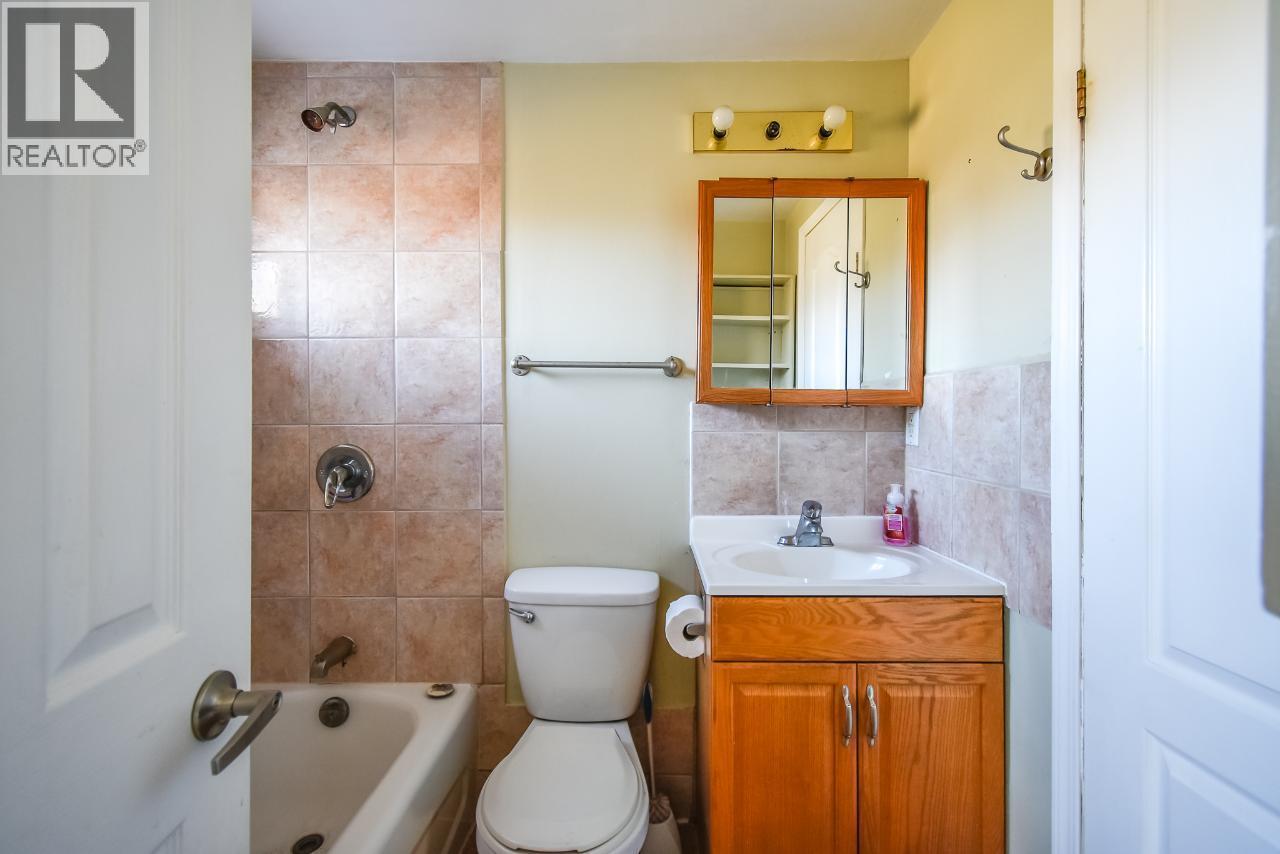 7231 Island Road. Oliver, British Columbia