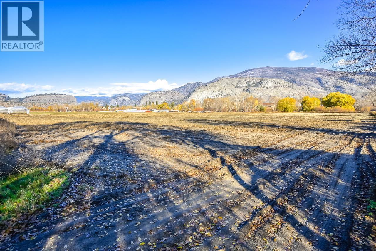 7231 Island Road. Oliver, British Columbia