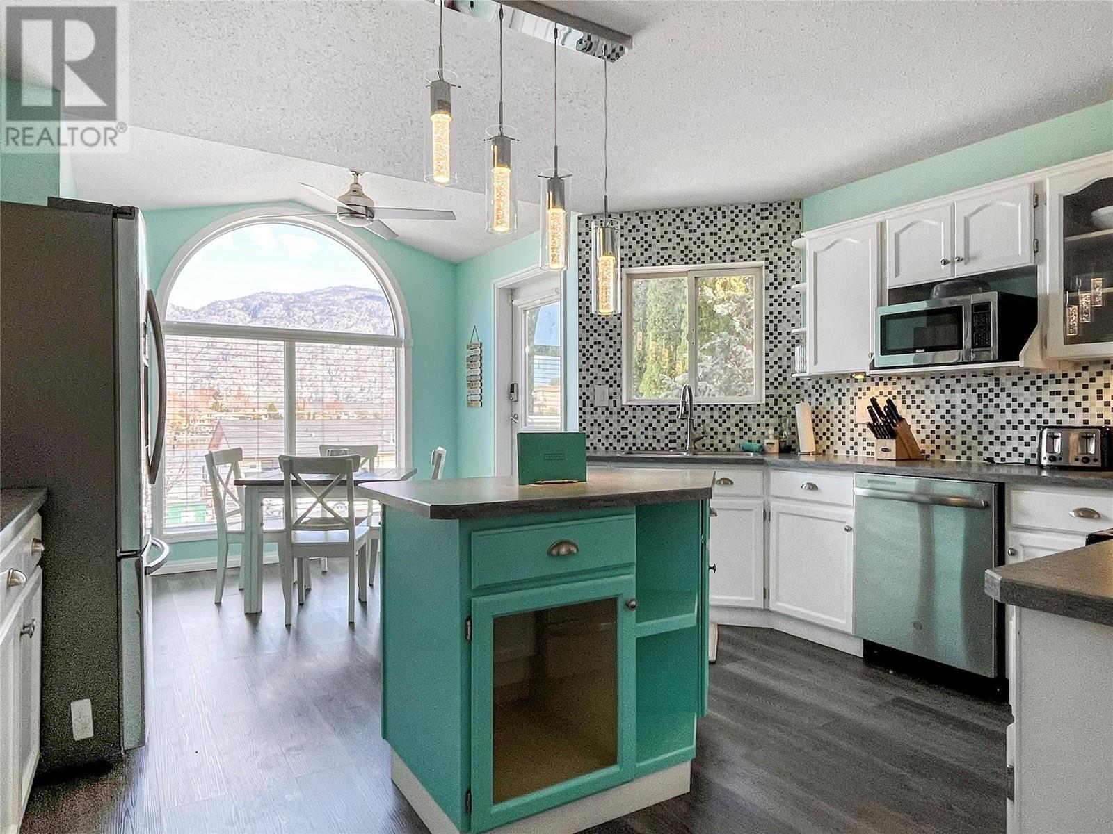 5814 Oleander Drive. Osoyoos, British Columbia