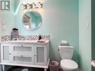 5814 Oleander Drive. Osoyoos, British Columbia