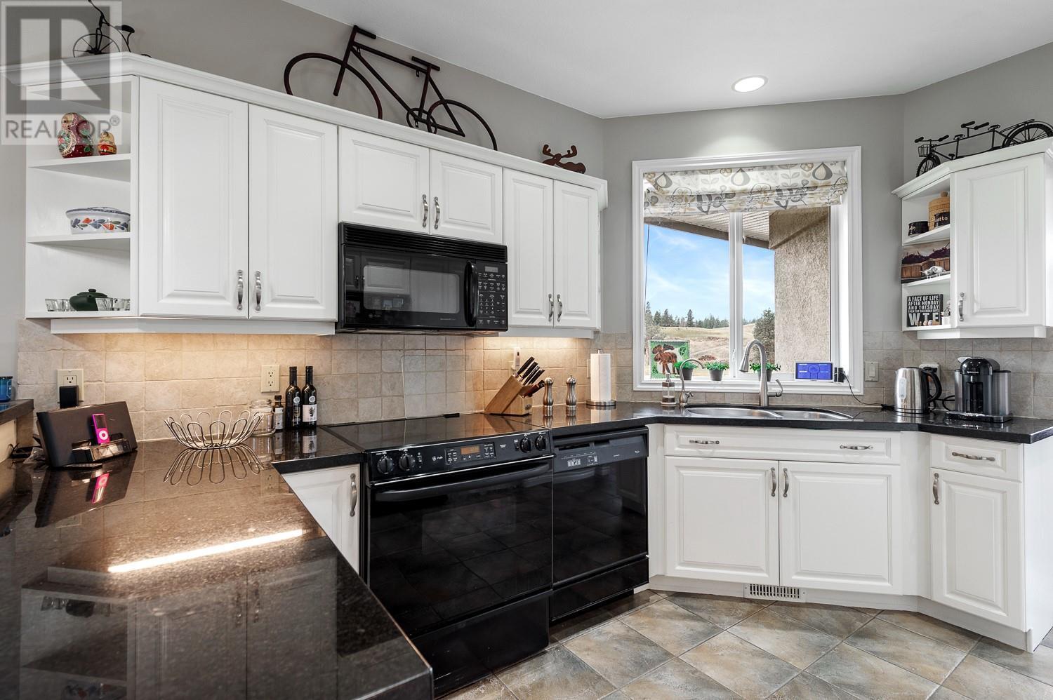 3888 Gallaghers Pinnacle Way Unit# 13. Kelowna, British Columbia