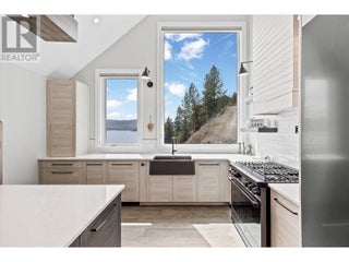 901 Westside Road S Unit# 22. West Kelowna, British Columbia