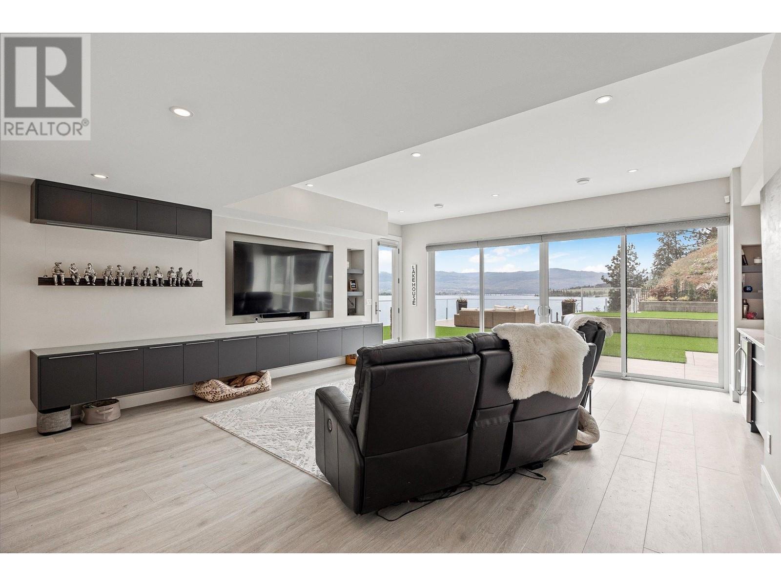 901 Westside Road S Unit# 22. West Kelowna, British Columbia