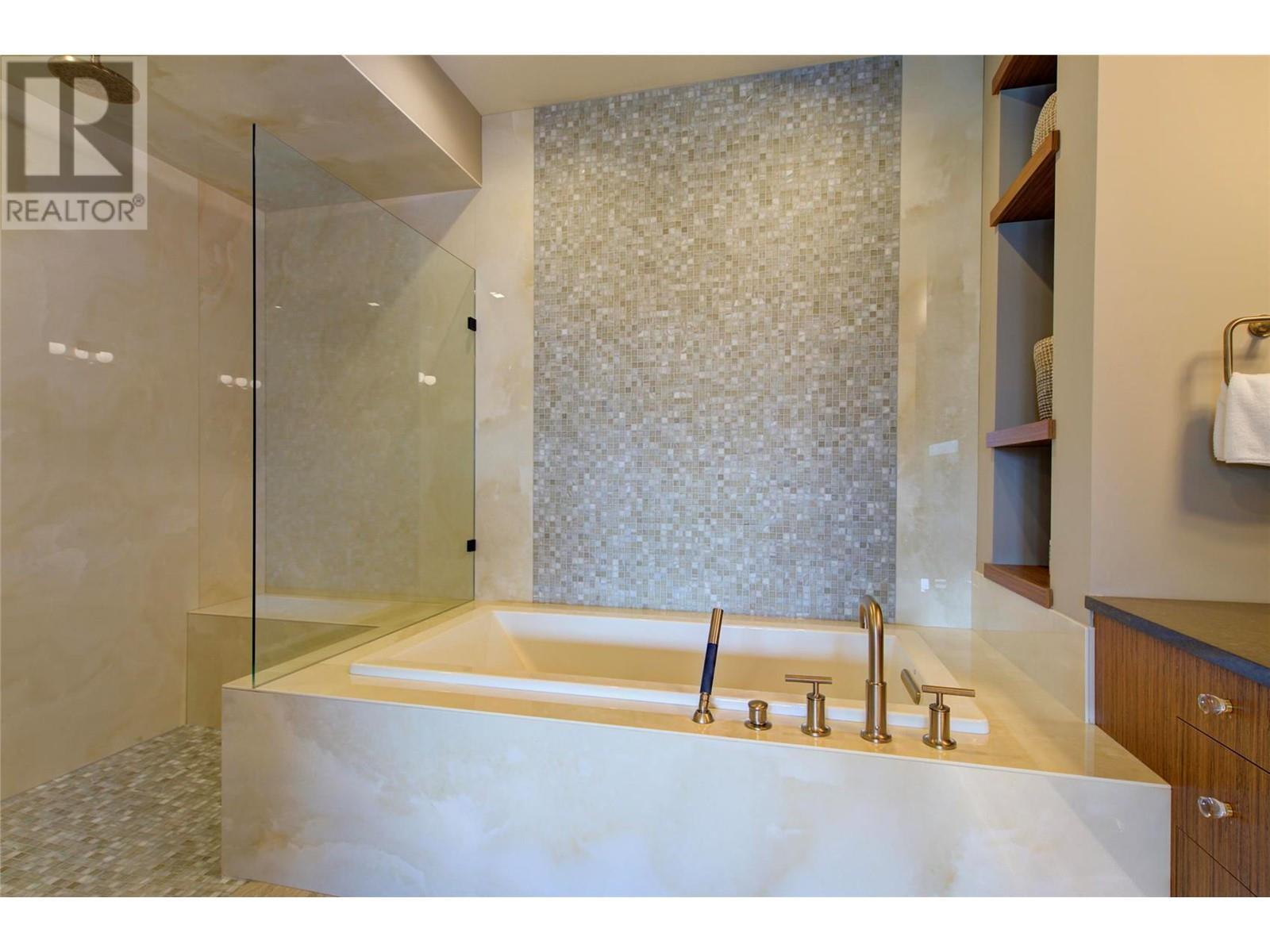 3745 West Bay Road Unit# 14. West Kelowna, British Columbia