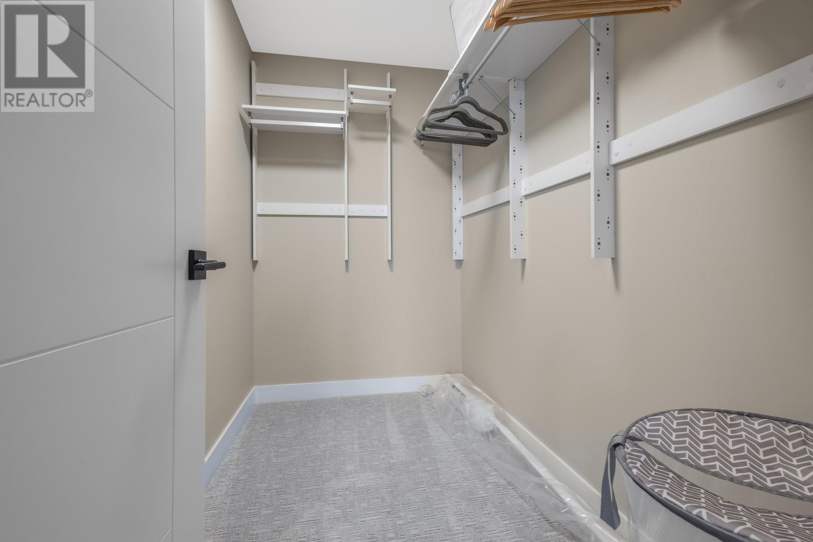 3220 Hilltown Drive Unit# 20. Kelowna, British Columbia