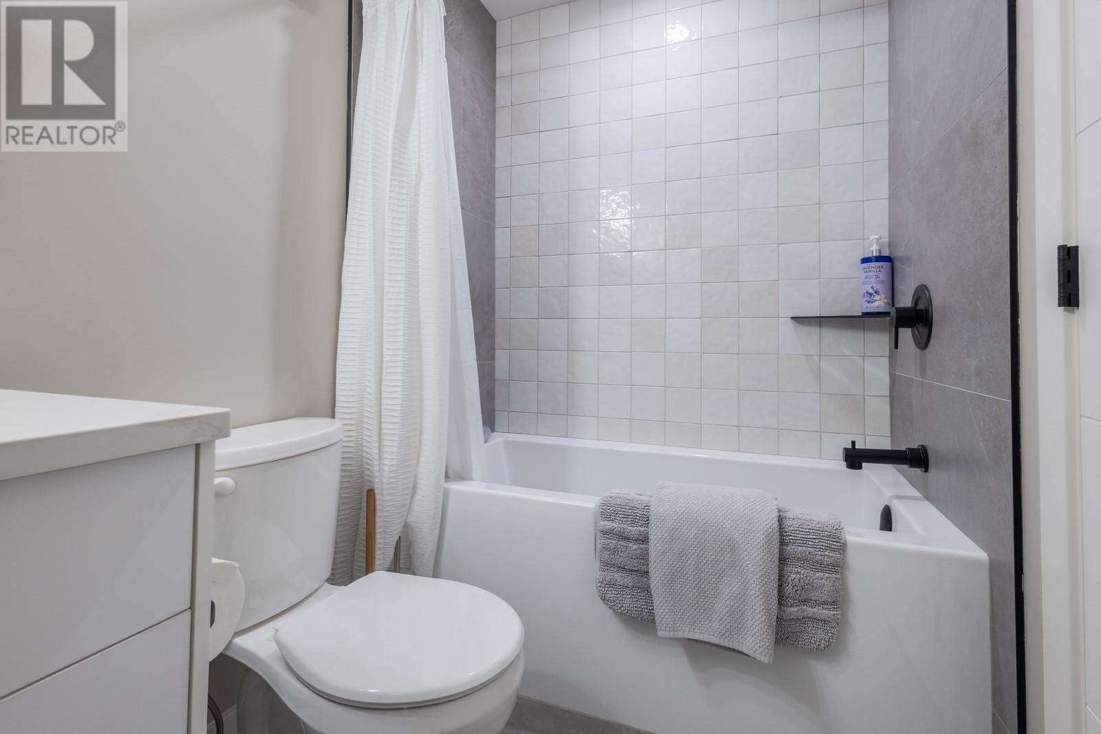 3220 Hilltown Drive Unit# 20. Kelowna, British Columbia