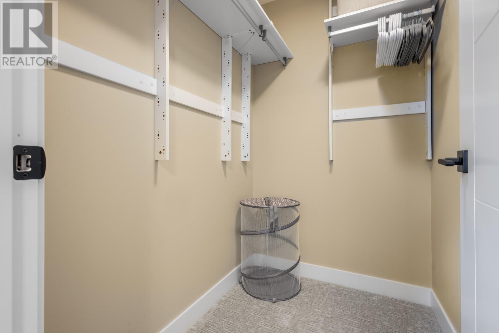 3220 Hilltown Drive Unit# 20. Kelowna, British Columbia