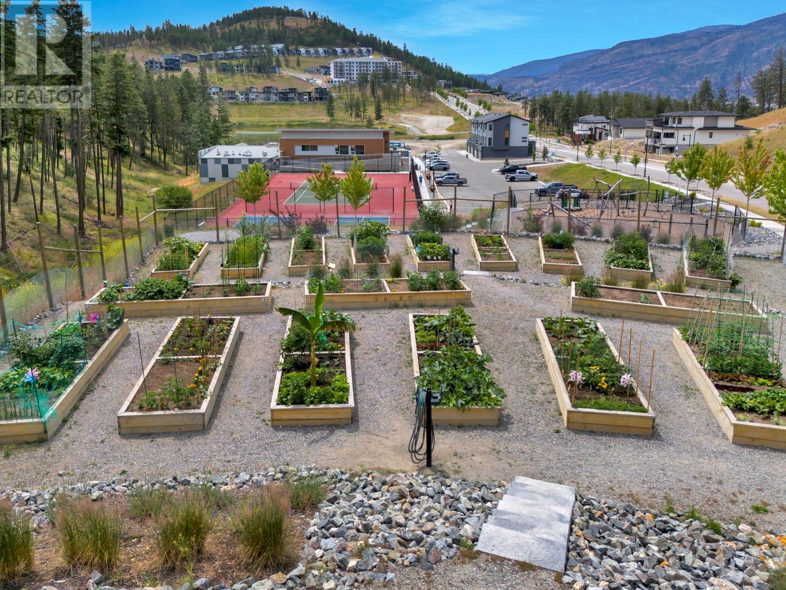 3220 Hilltown Drive Unit# 20. Kelowna, British Columbia