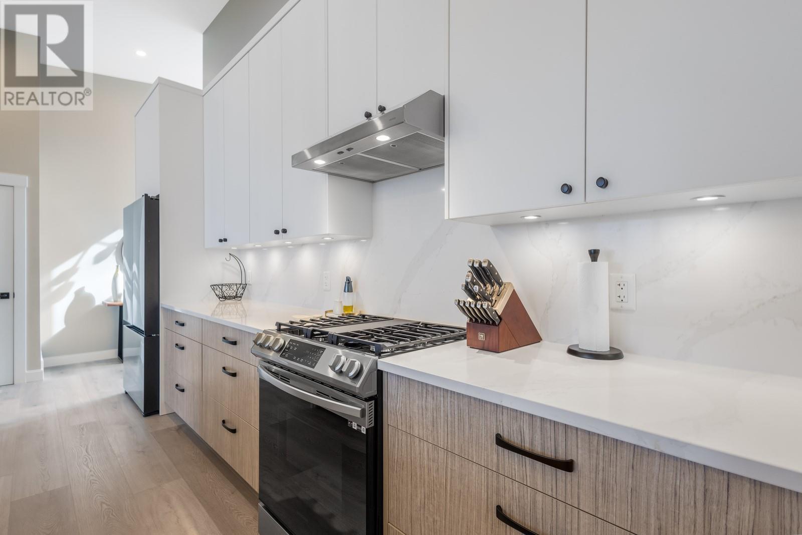 3220 Hilltown Drive Unit# 20. Kelowna, British Columbia