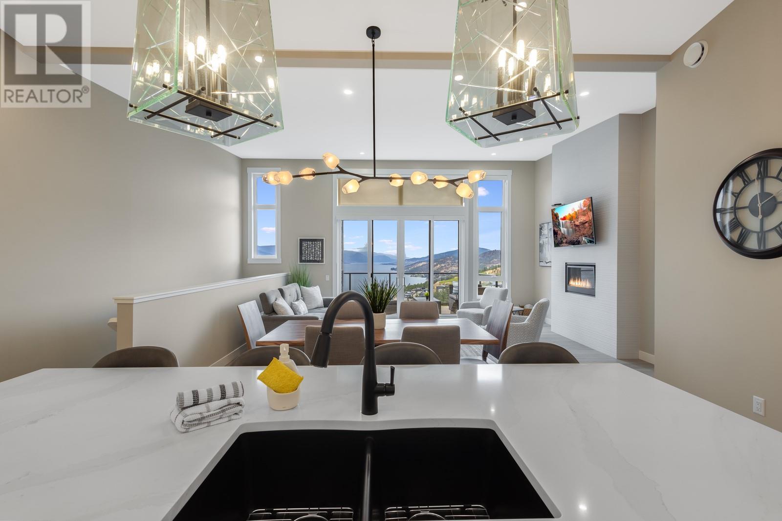 3220 Hilltown Drive Unit# 20. Kelowna, British Columbia