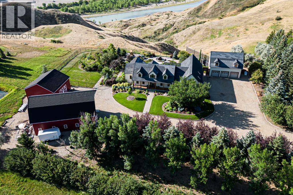 100007 Range Road 220, Diamond City