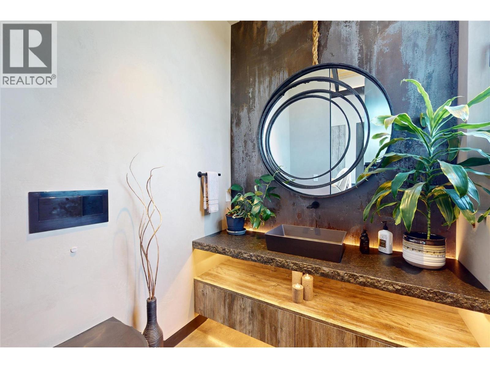 4275 Todd Road. Kelowna, British Columbia