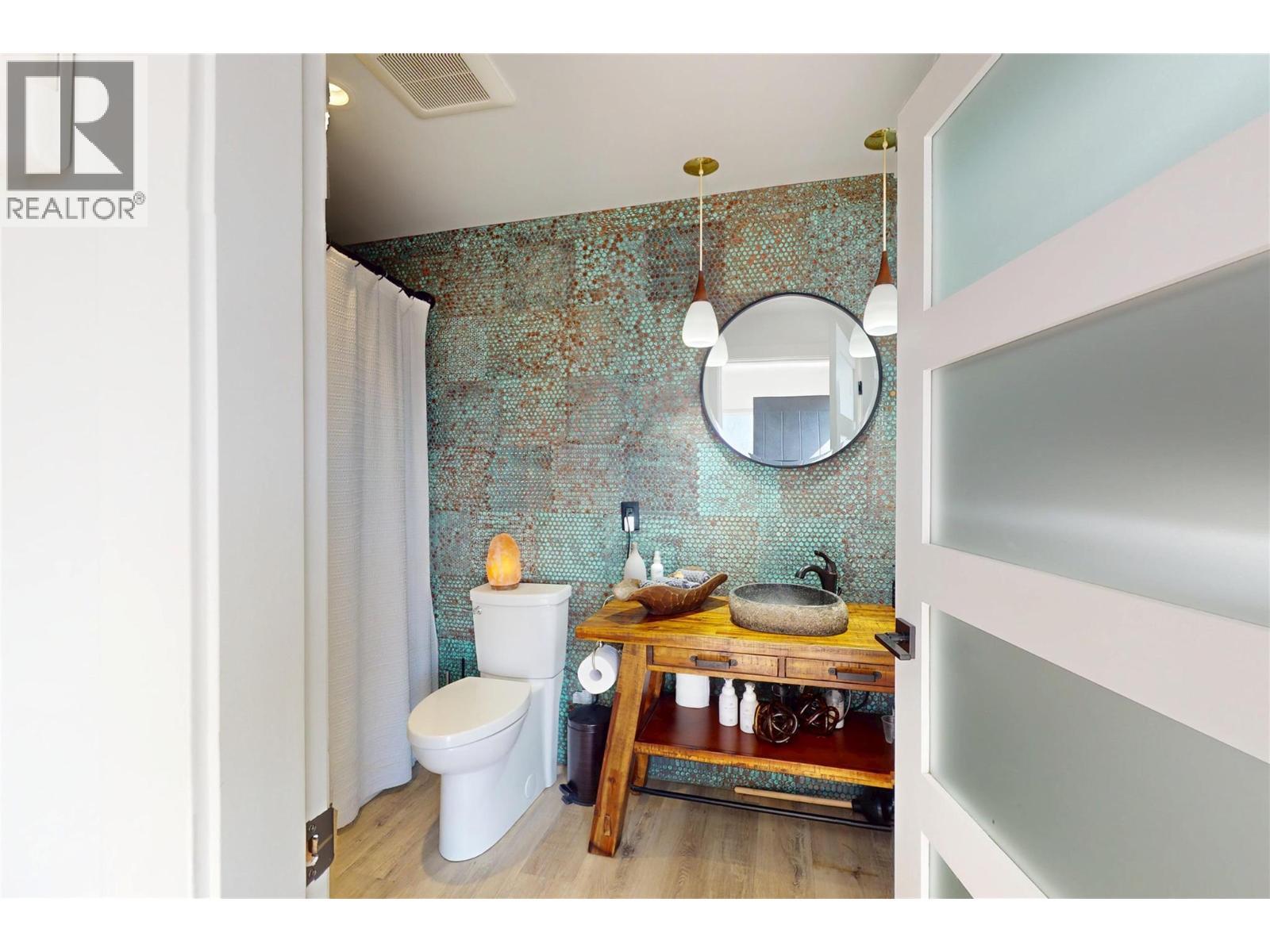 4275 Todd Road. Kelowna, British Columbia