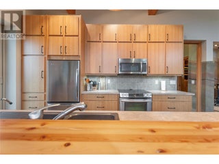 102 Vista Place. Penticton, British Columbia