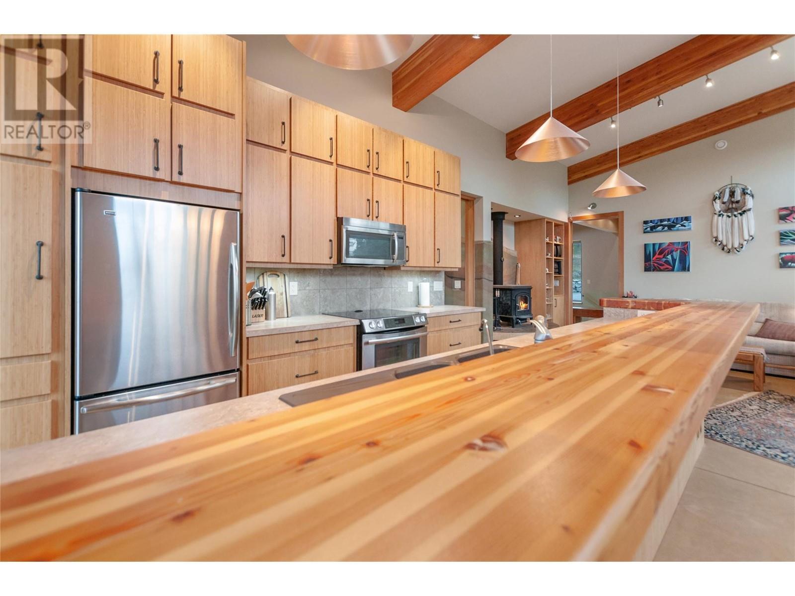 102 Vista Place. Penticton, British Columbia