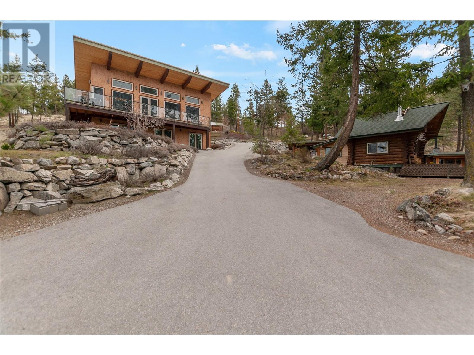 102 Vista Place. Penticton, British Columbia