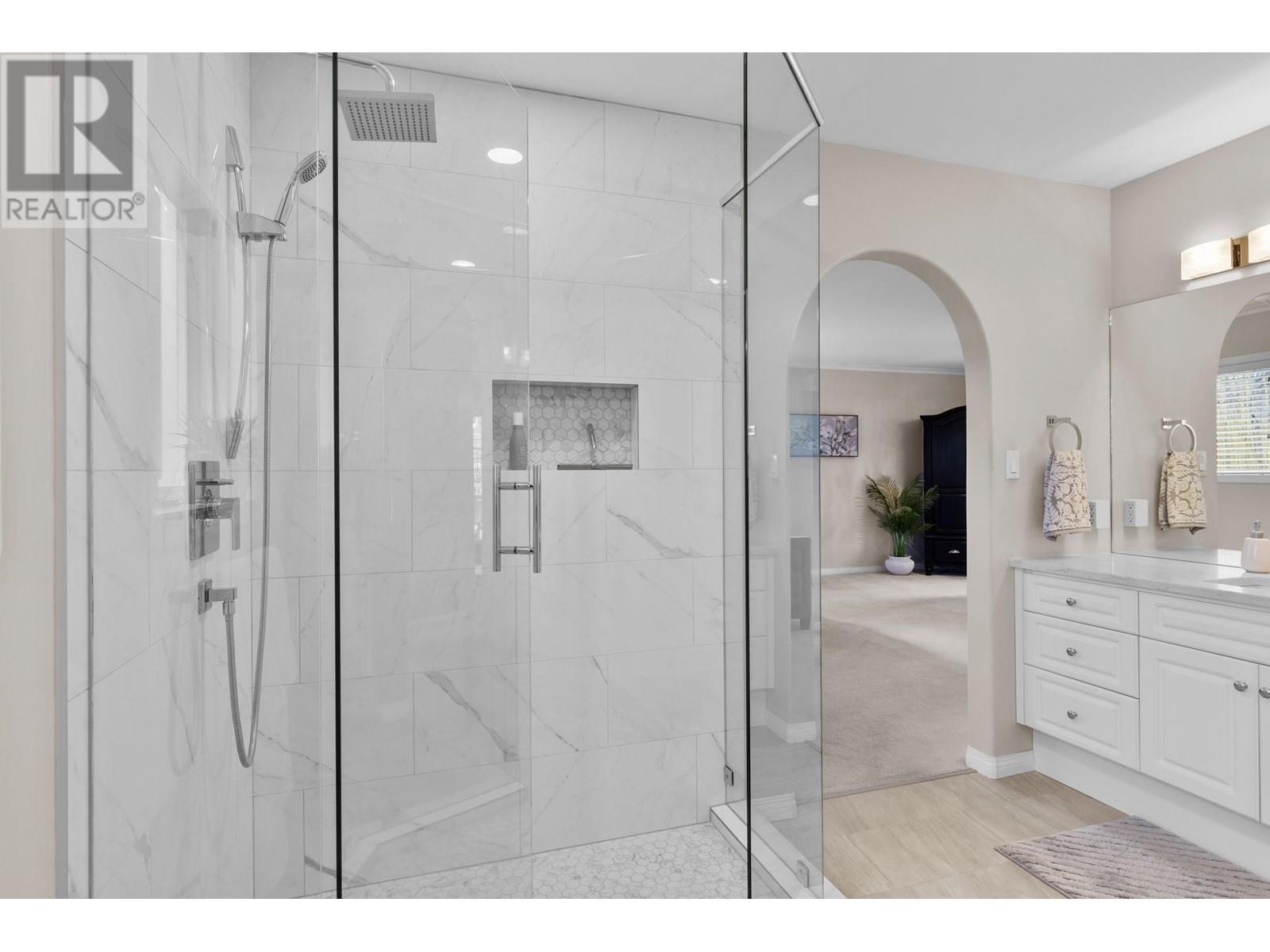 7115 Tronson Road. Vernon, British Columbia