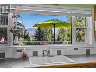 2504 Forest Drive. Blind Bay, British Columbia