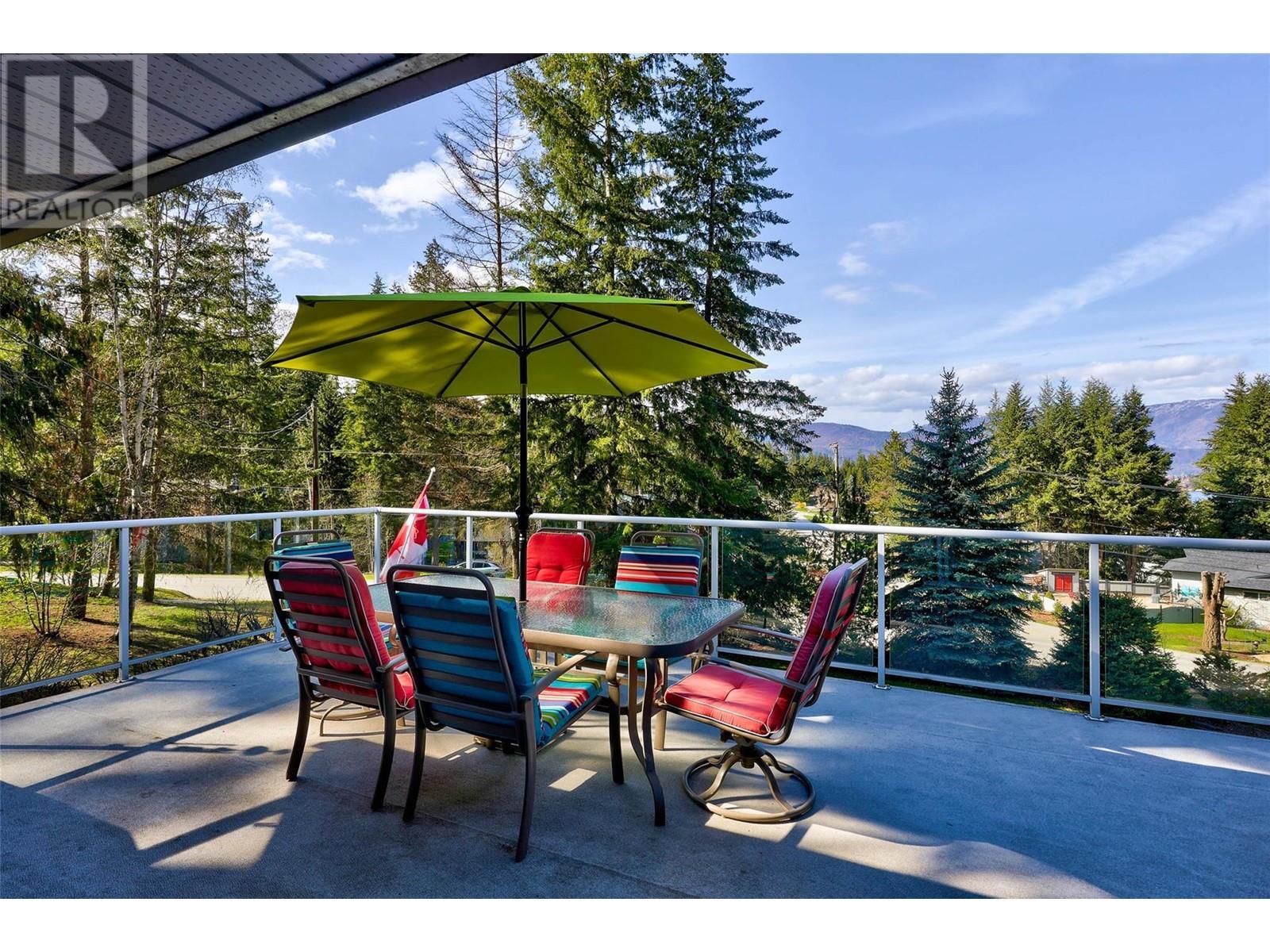 2504 Forest Drive. Blind Bay, British Columbia