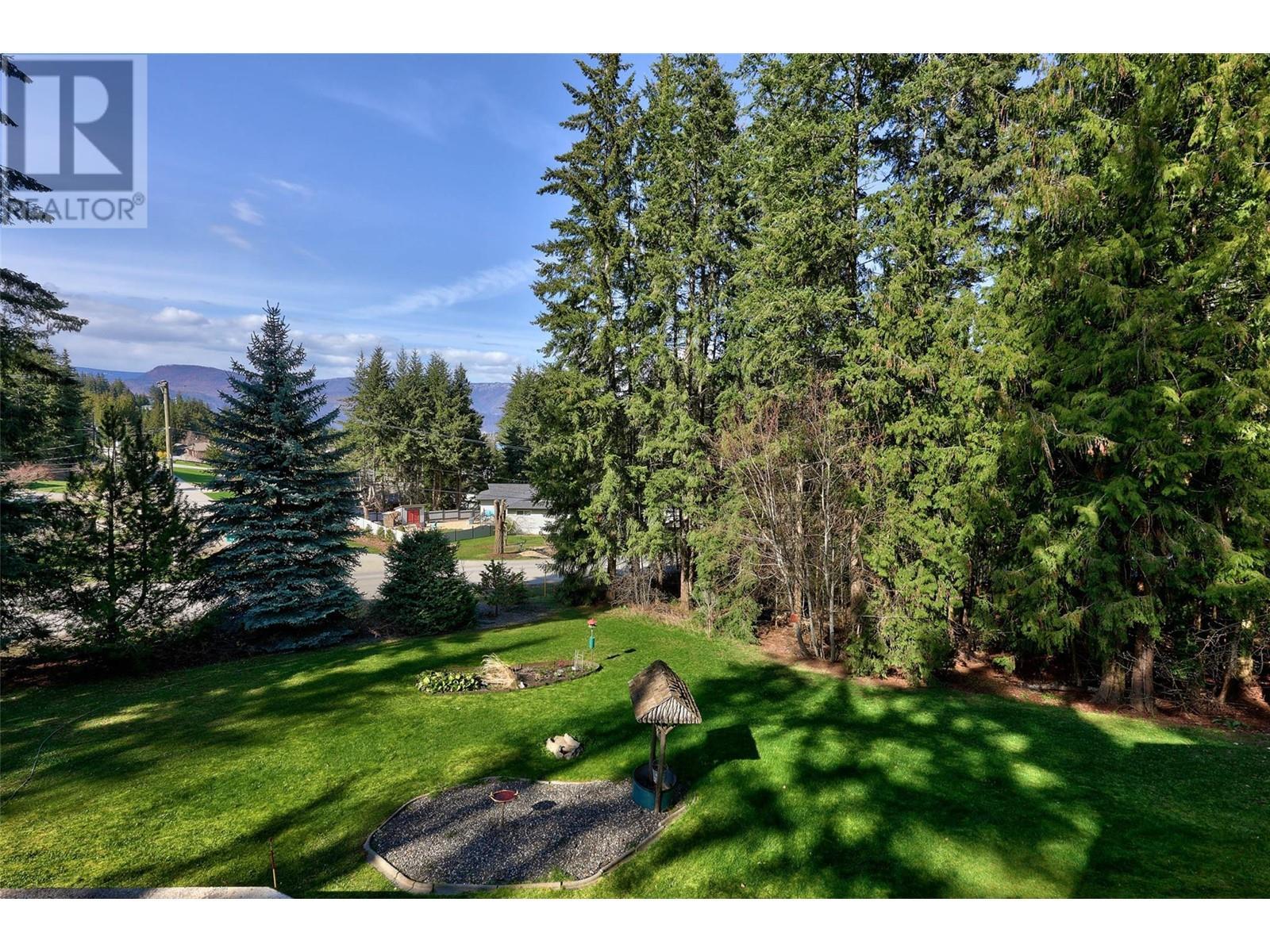 2504 Forest Drive. Blind Bay, British Columbia