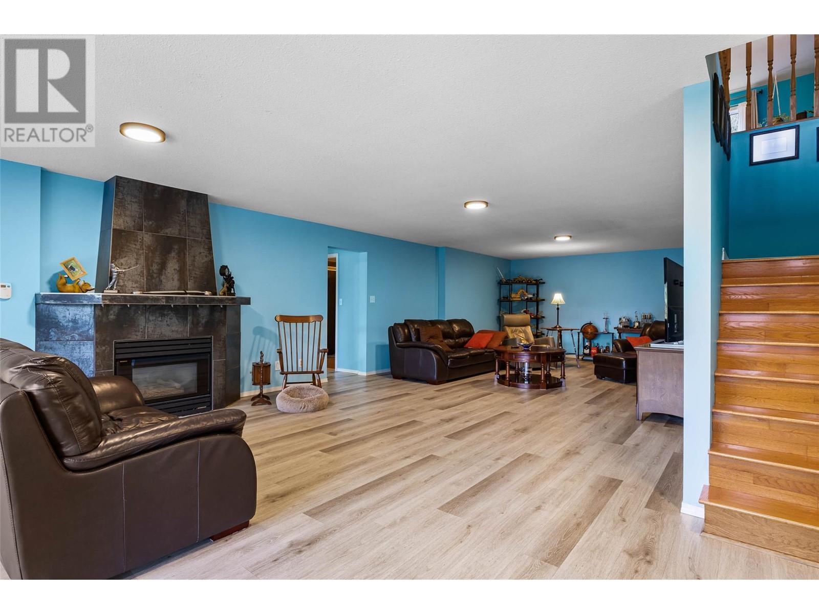 2504 Forest Drive. Blind Bay, British Columbia