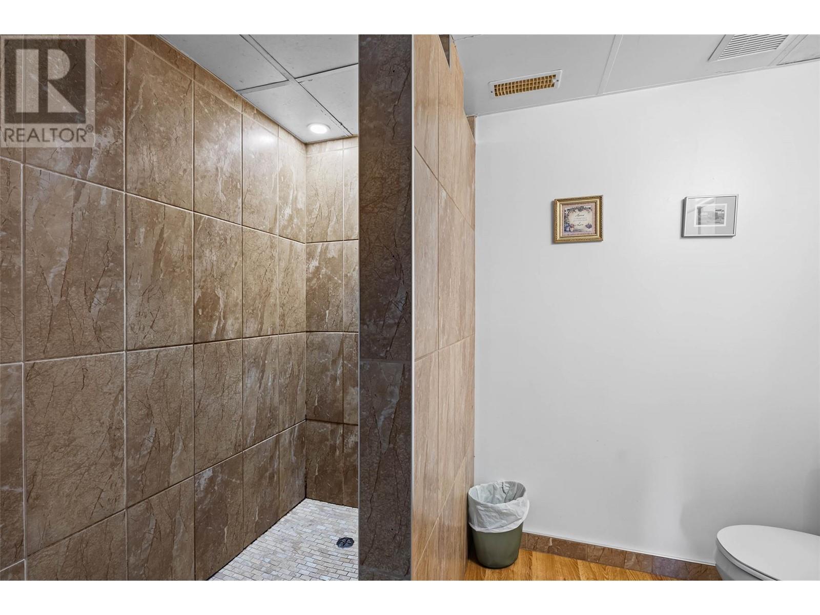 2504 Forest Drive. Blind Bay, British Columbia