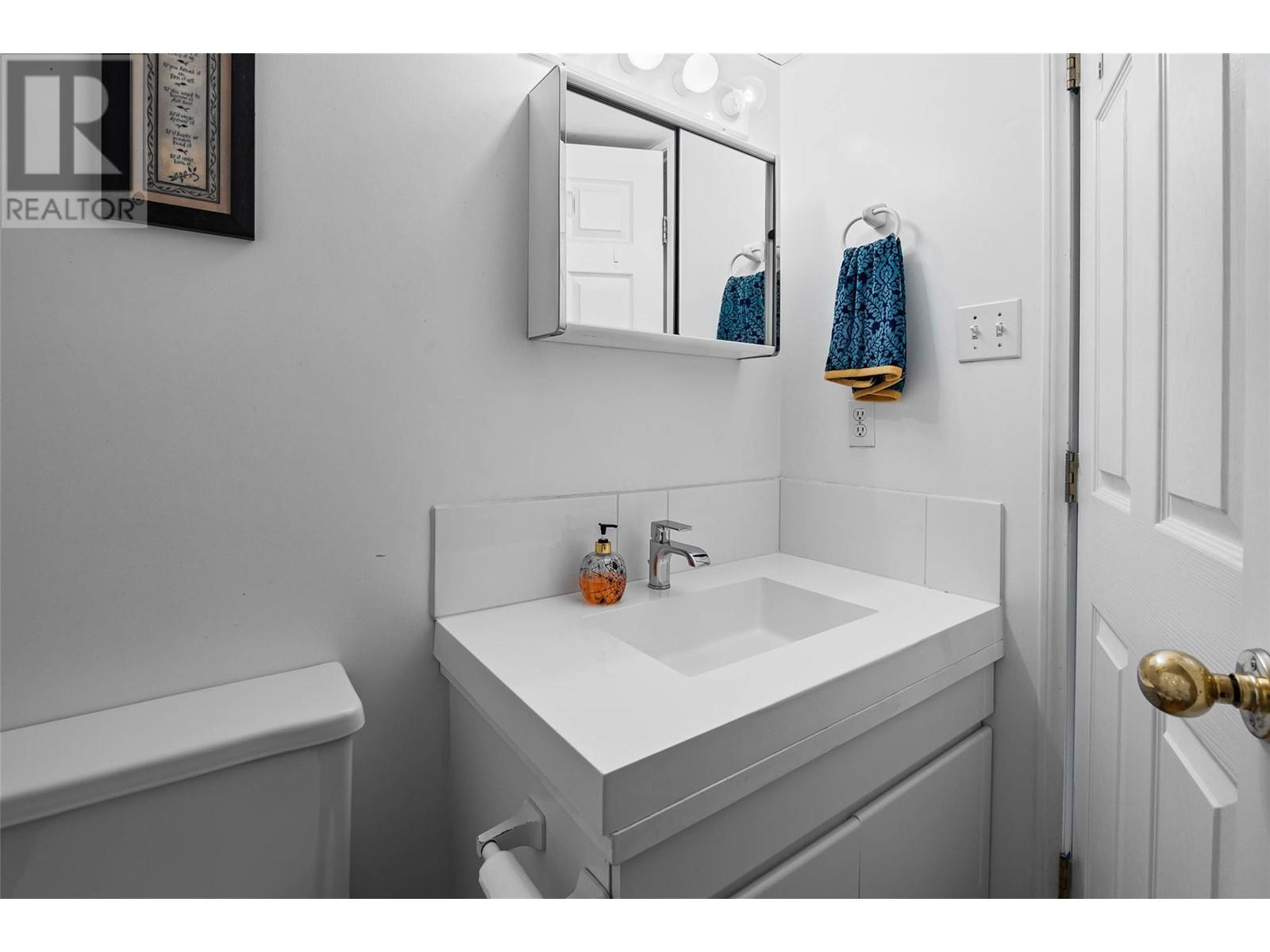 2504 Forest Drive. Blind Bay, British Columbia