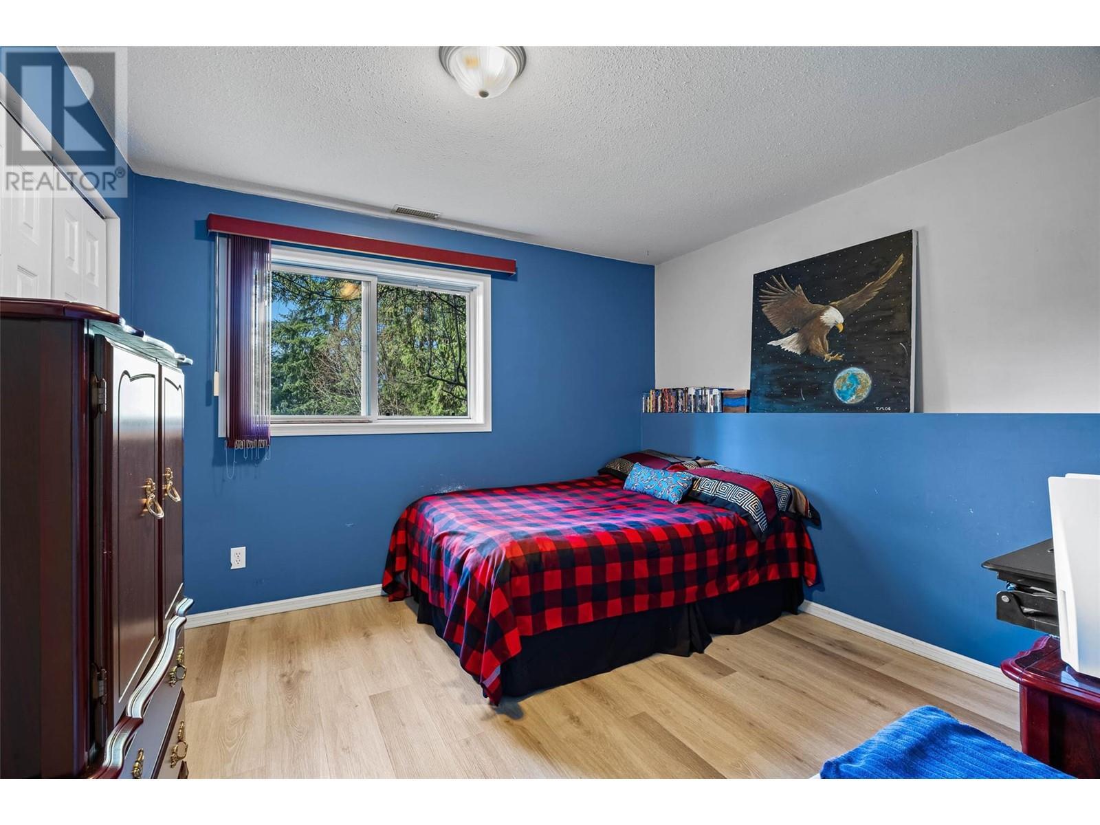 2504 Forest Drive. Blind Bay, British Columbia