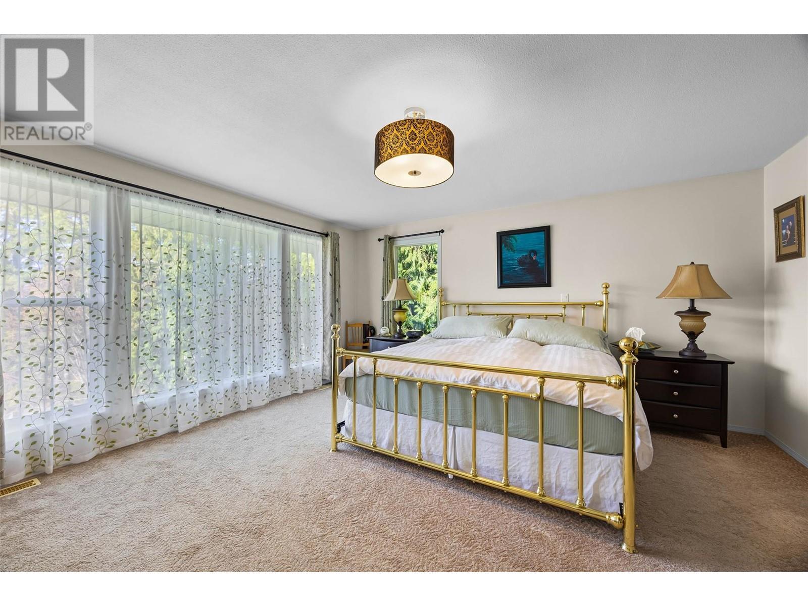 2504 Forest Drive. Blind Bay, British Columbia