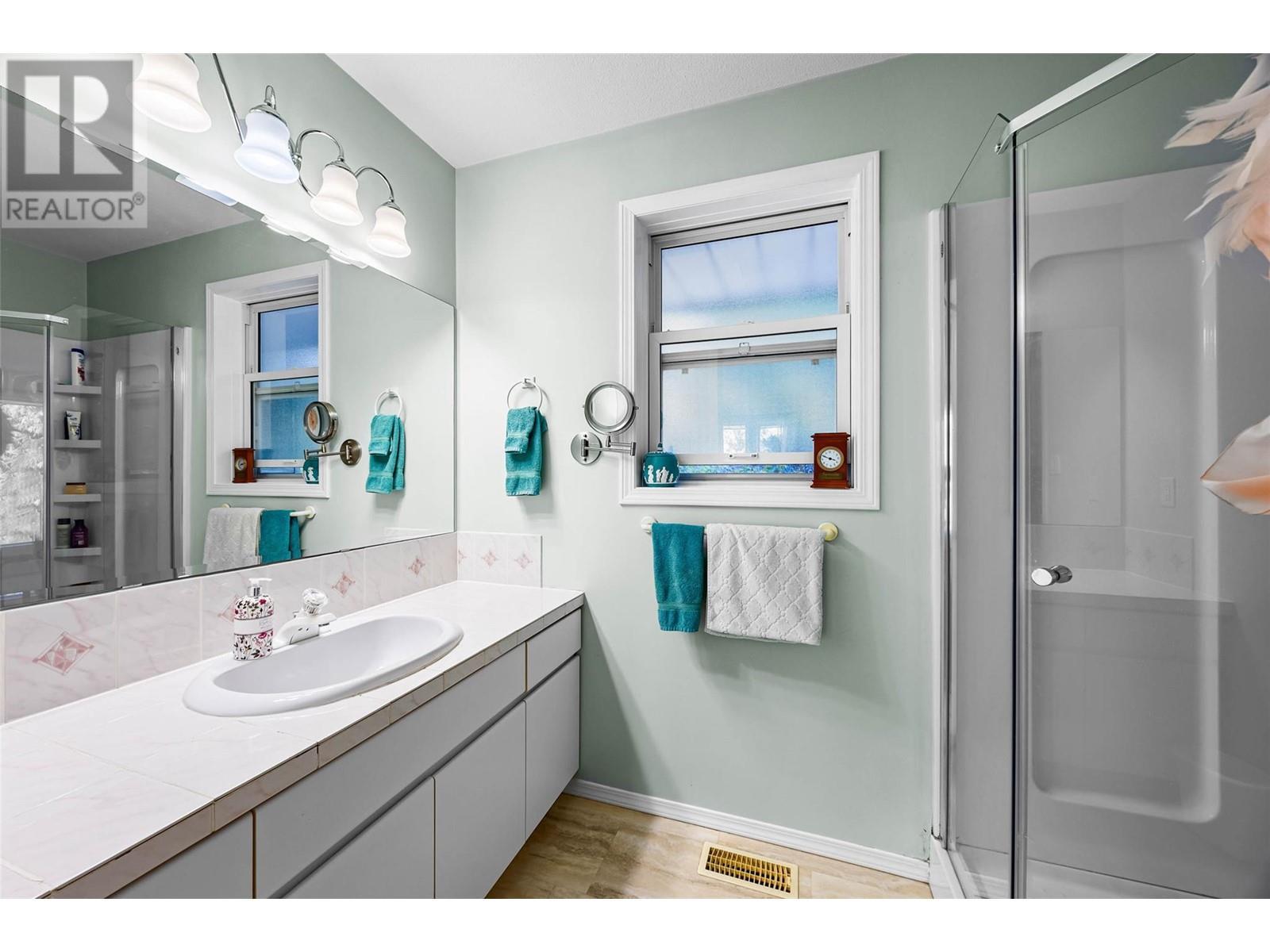 2504 Forest Drive. Blind Bay, British Columbia