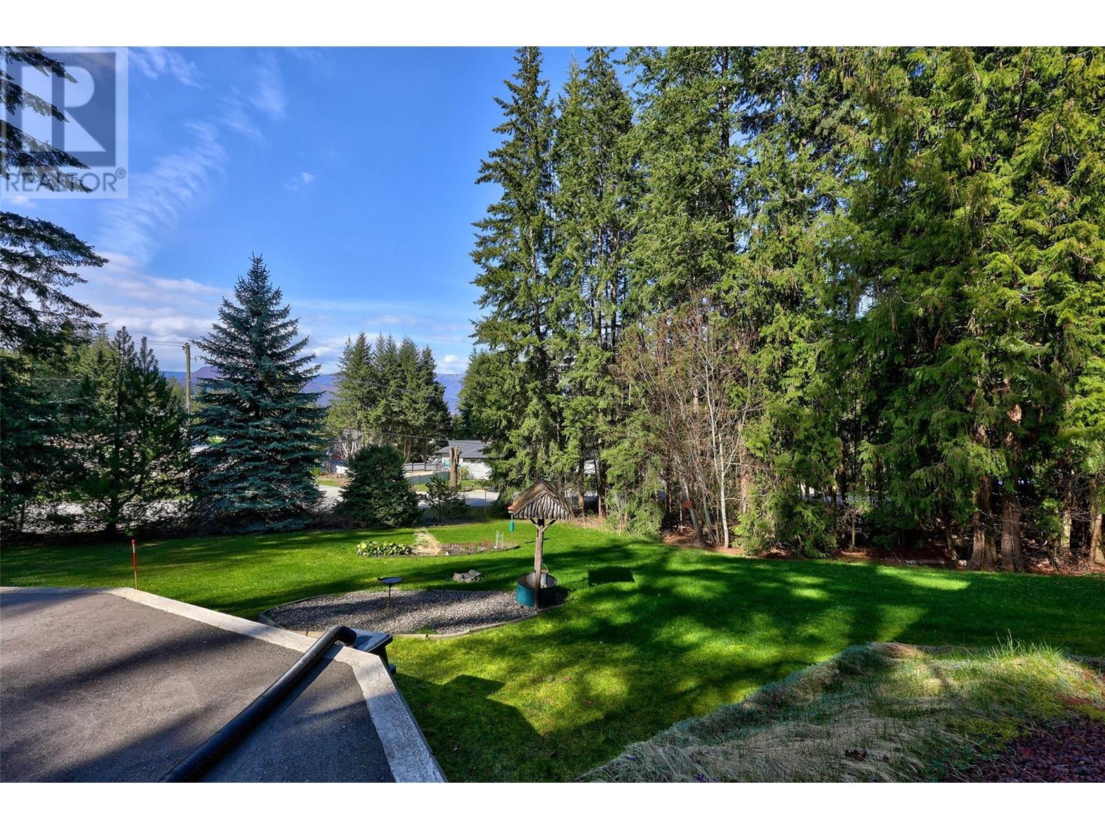 2504 Forest Drive. Blind Bay, British Columbia