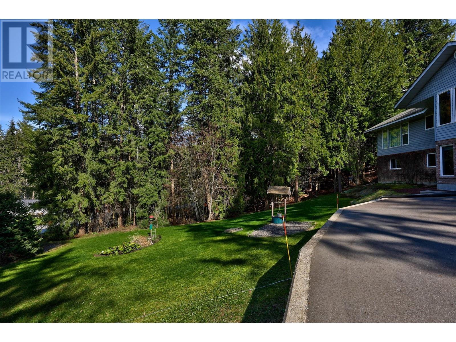 2504 Forest Drive. Blind Bay, British Columbia