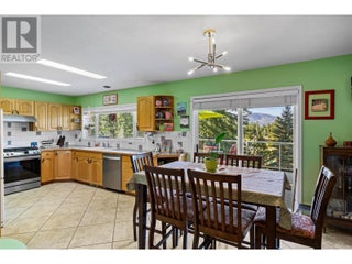 2504 Forest Drive. Blind Bay, British Columbia