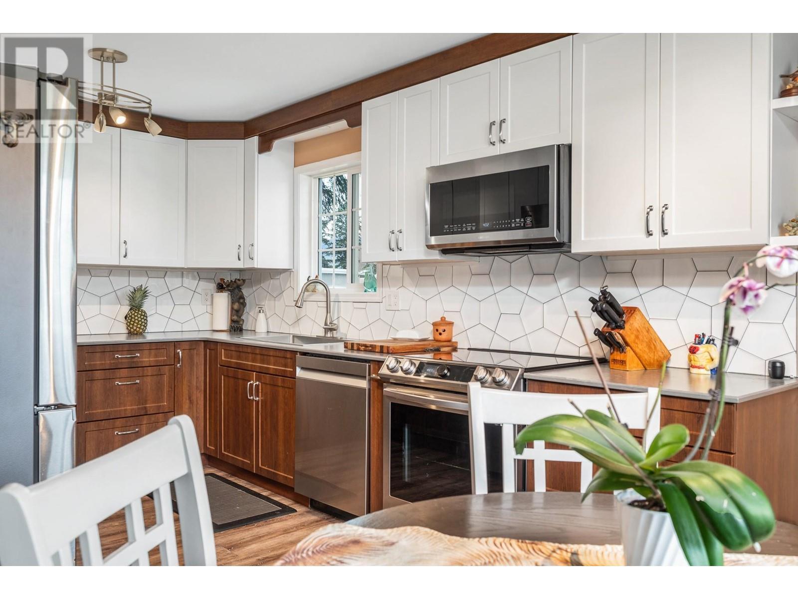 441 Hummingbird Avenue. Vernon, British Columbia