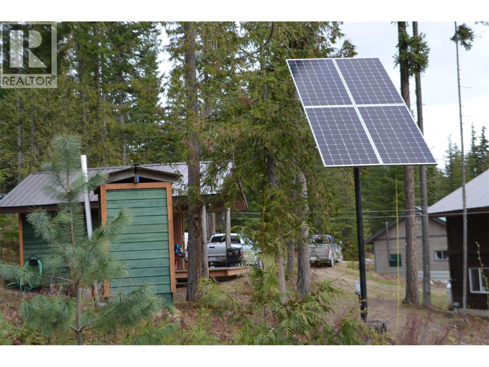 8800 Seymour Arm Main Road Unit# 21. Seymour Arm, British Columbia