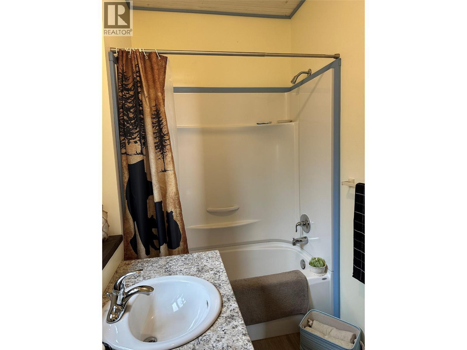 8800 Seymour Arm Main Road Unit# 21. Seymour Arm, British Columbia