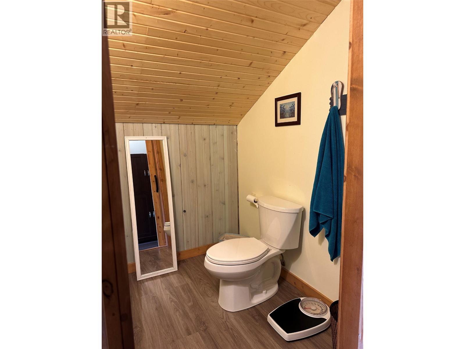 8800 Seymour Arm Main Road Unit# 21. Seymour Arm, British Columbia