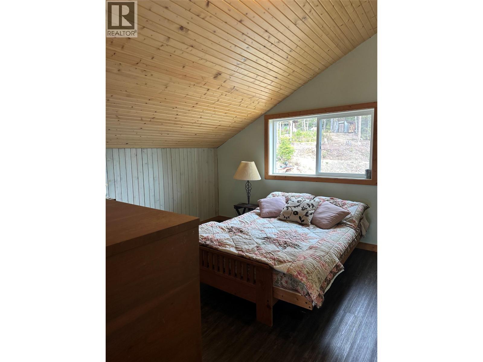 8800 Seymour Arm Main Road Unit# 21. Seymour Arm, British Columbia