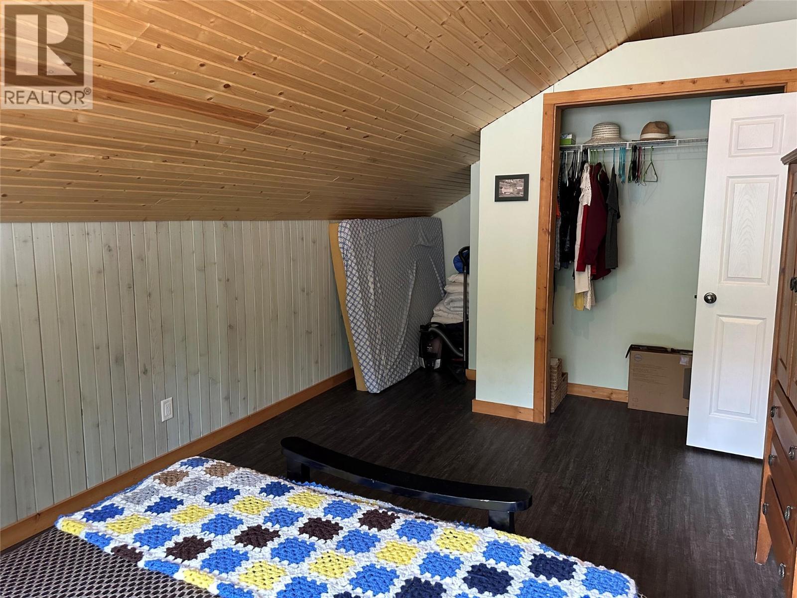 8800 Seymour Arm Main Road Unit# 21. Seymour Arm, British Columbia