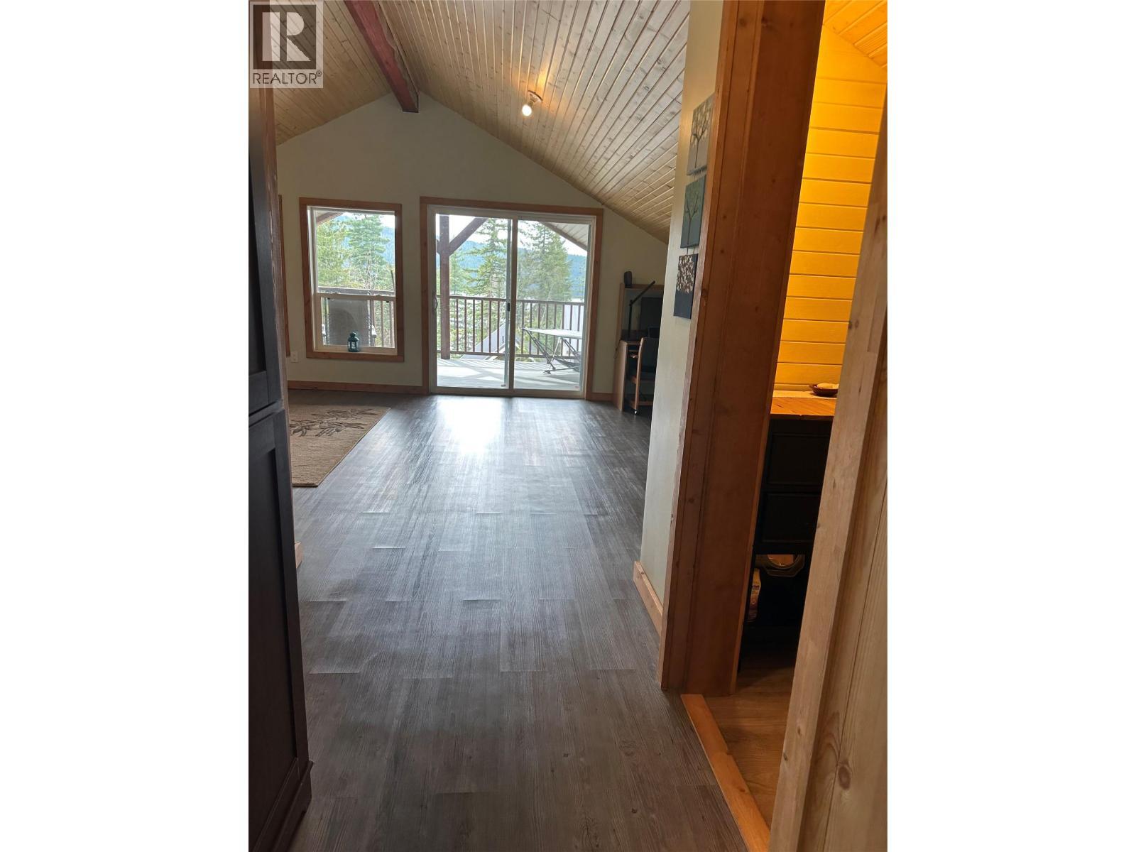 8800 Seymour Arm Main Road Unit# 21. Seymour Arm, British Columbia