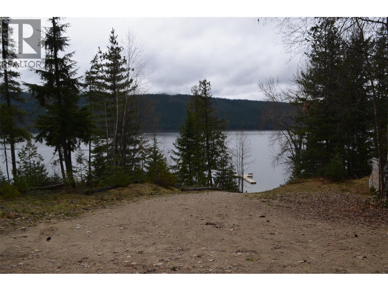 8800 Seymour Arm Main Road Unit# 21. Seymour Arm, British Columbia