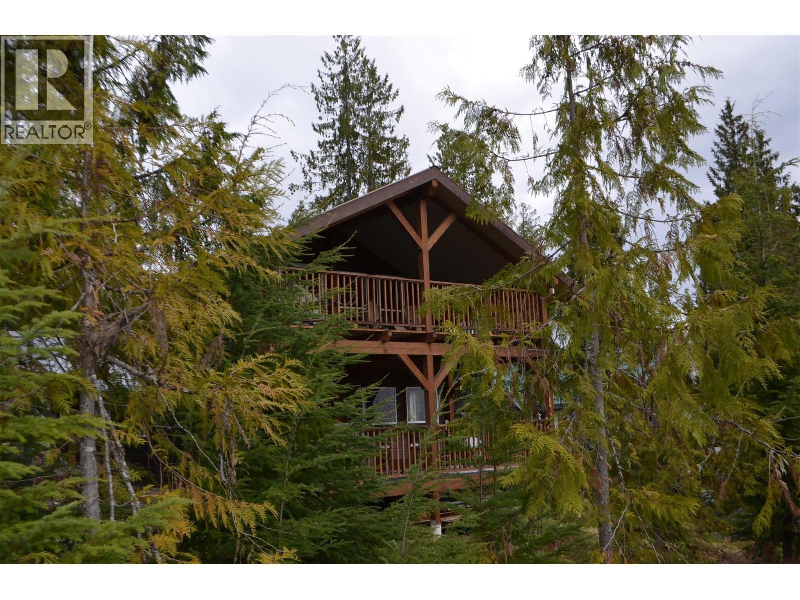 8800 Seymour Arm Main Road Unit# 21. Seymour Arm, British Columbia