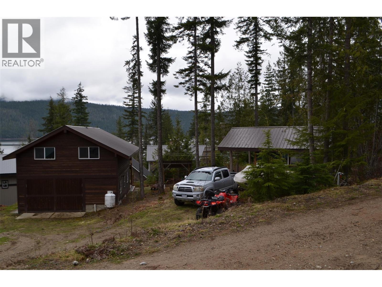 8800 Seymour Arm Main Road Unit# 21. Seymour Arm, British Columbia