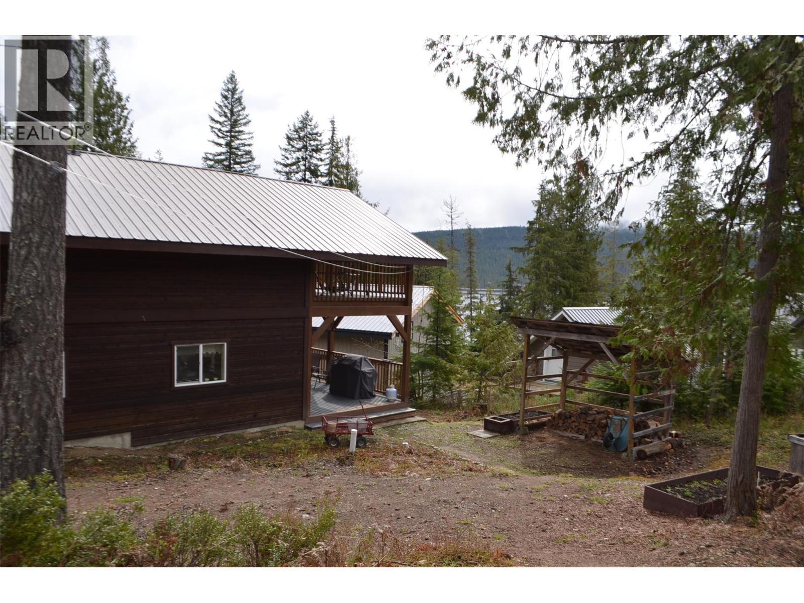 8800 Seymour Arm Main Road Unit# 21. Seymour Arm, British Columbia